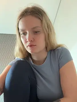 Snapshot of mariemelissah chatting on March 18, 1:09 pm mariemelissah online show from March 18, 1:09 pm