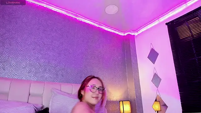 vanesaa blake online show from January 24, 3:00 am