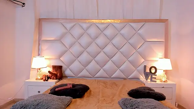 brittany069 online show from October 3, 8:28 pm