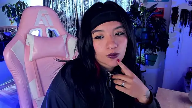 annie walker6 online show from February 7, 9:29 pm