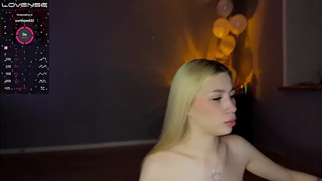 sarah kurt online show from March 4, 9:22 pm