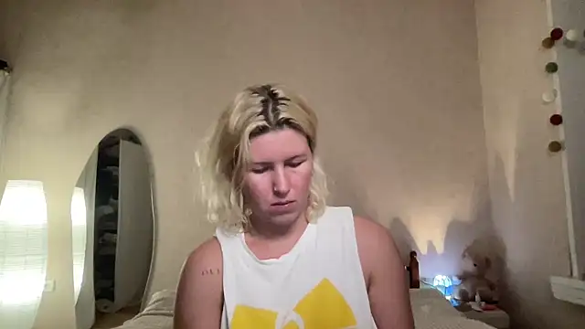 moonamii online show from December 23, 4:06 pm