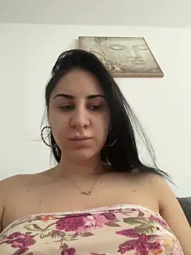 Snapshot of JenniferEdith chatting on February 22, 8:18 am JenniferEdith online show from February 22, 8:18 am