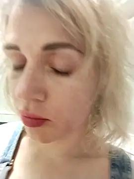 Linda Gregory online show from November 3, 11:15 pm