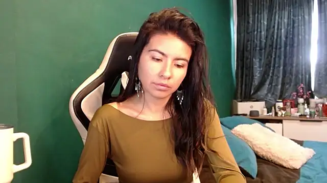 alice middlee online show from April 6, 1:12 pm