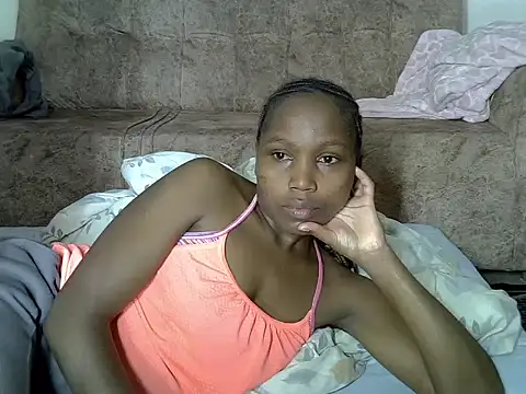 Snapshot of AurelAda chatting on February 11, 10:42 am AurelAda online show from February 11, 10:42 am