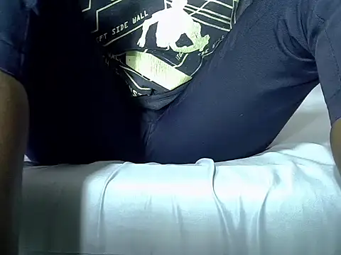 Snapshot of AurelAda chatting on February 21, 12:55 am AurelAda online show from February 21, 12:55 am