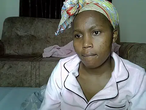 Snapshot of AurelAda chatting on February 27, 11:05 pm AurelAda online show from February 27, 11:05 pm