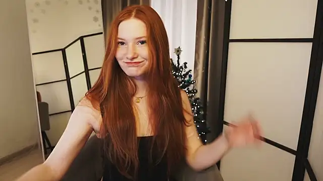 Snapshot of FiaMoor chatting on December 23, 10:24 am FiaMoor online show from December 23, 10:24 am