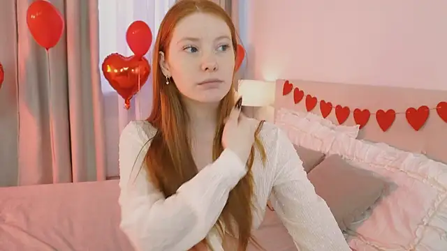 Snapshot of FiaMoor chatting on February 12, 12:44 pm FiaMoor online show from February 12, 12:44 pm