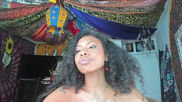 Snapshot of ElizaGrey_ chatting on January 17, 5:21 am ElizaGrey  online show from January 17, 5:21 am