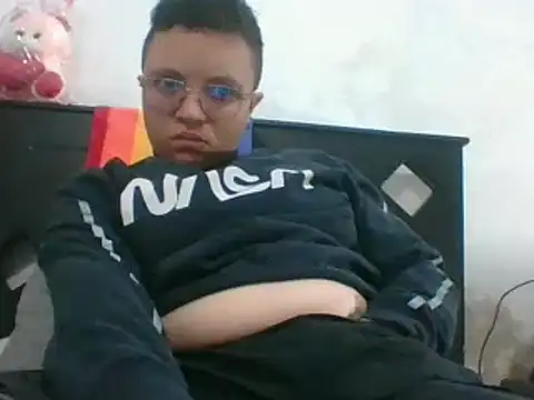 Snapshot of EdenJupiter chatting on October 14, 2:56 am EdenJupiter online show from October 14, 2:56 am