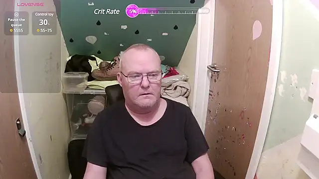 Snapshot of FriendlyDave chatting on January 27, 9:44 am FriendlyDave online show from January 27, 9:44 am