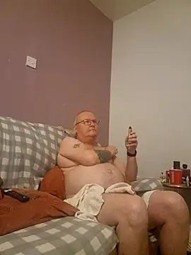 Snapshot of FriendlyDave chatting on January 28, 12:26 am FriendlyDave online show from January 28, 12:26 am