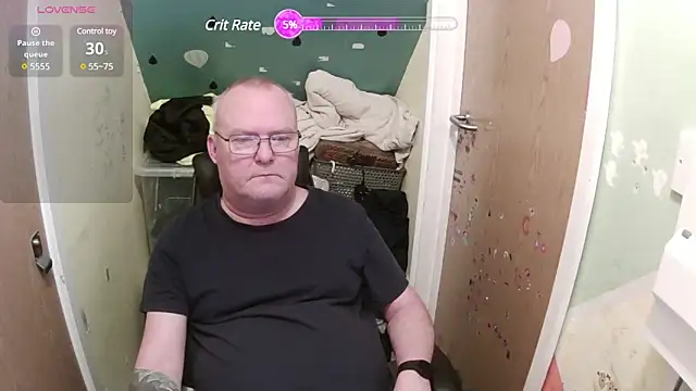 Snapshot of FriendlyDave chatting on February 2, 9:08 am FriendlyDave online show from February 2, 9:08 am