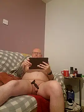 Snapshot of FriendlyDave chatting on February 19, 10:31 pm FriendlyDave online show from February 19, 10:31 pm