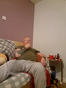 Snapshot of FriendlyDave chatting on February 26, 9:48 pm FriendlyDave online show from February 26, 9:48 pm