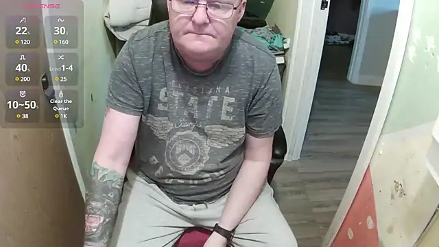 Snapshot of FriendlyDave chatting on March 10, 7:32 am FriendlyDave online show from March 10, 7:32 am