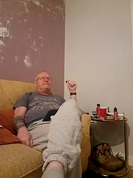 Snapshot of FriendlyDave chatting on March 14, 12:21 am FriendlyDave online show from March 14, 12:21 am