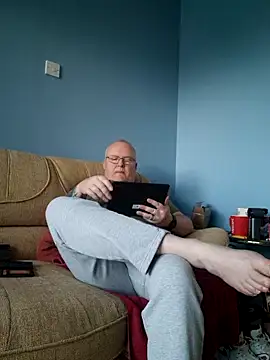 Snapshot of FriendlyDave chatting on March 23, 7:31 am FriendlyDave online show from March 23, 7:31 am