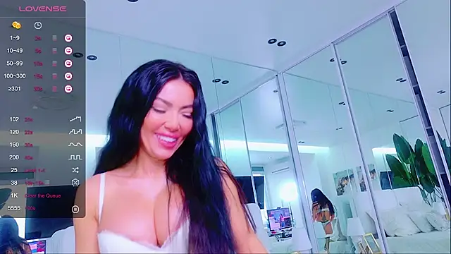 Snapshot of wowEva chatting on February 8, 11:33 am wowEva online show from February 8, 11:33 am