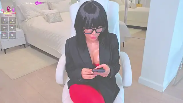 Snapshot of wowEva chatting on September 25, 8:18 am wowEva online show from September 25, 8:18 am