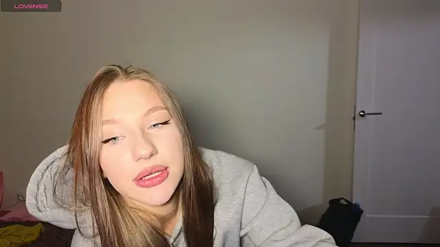 MiaKeler online show from February 5, 6:59 pm