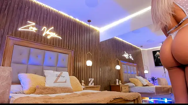 Zoevegass online show from November 20, 4:40 pm