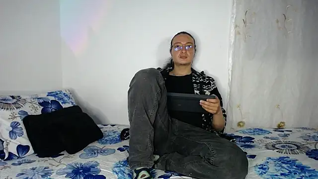 monkeywillwhite online show from March 6, 4:42 am