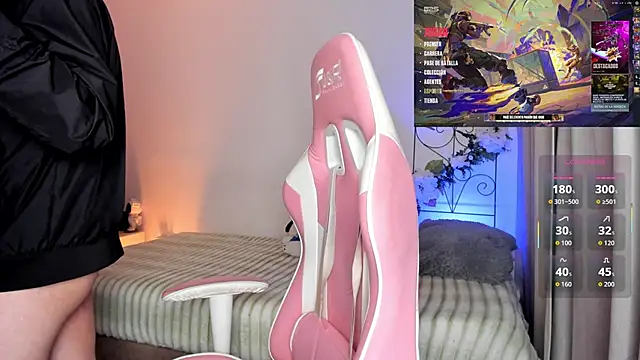 Jiggly   online show from September 22, 11:40 pm