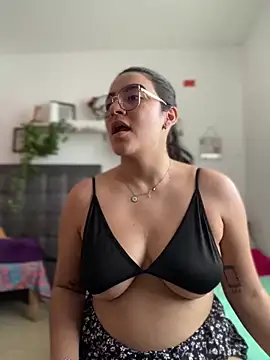 Lia flowers online show from January 15, 6:40 pm