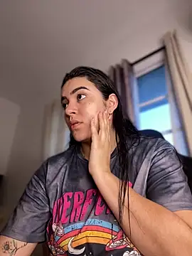 Lia flowers online show from February 7, 11:03 pm