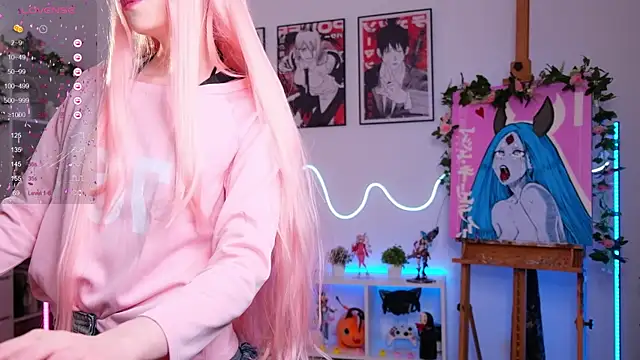 HolliWould  online show from September 23, 6:00 pm