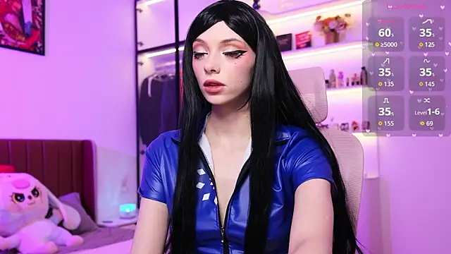 HolliWould  online show from April 2, 12:03 pm