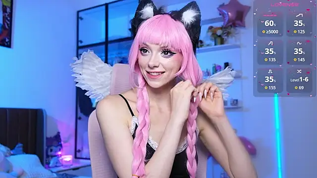 HolliWould  online show from May 31, 1:07 pm