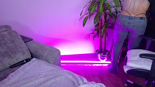 a belladanger online show from January 15, 2:16 am