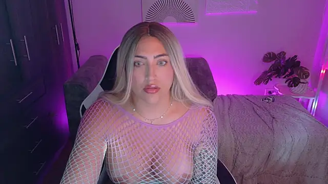 a belladanger online show from April 12, 12:48 am