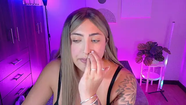 a belladanger online show from April 16, 1:28 am