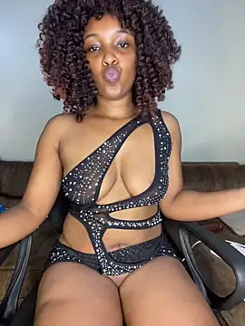 Snapshot of sweetestval chatting on February 16, 9:16 pm sweetestval online show from February 16, 9:16 pm