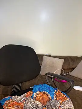 Snapshot of sweetestval chatting on March 13, 10:15 am sweetestval online show from March 13, 10:15 am