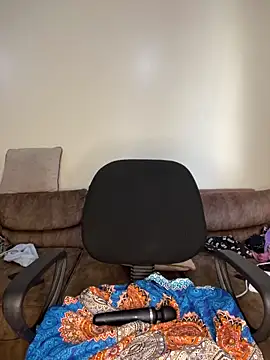 Snapshot of sweetestval chatting on March 15, 6:58 am sweetestval online show from March 15, 6:58 am