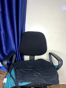 Snapshot of sweetestval chatting on September 12, 4:56 am sweetestval online show from September 12, 4:56 am