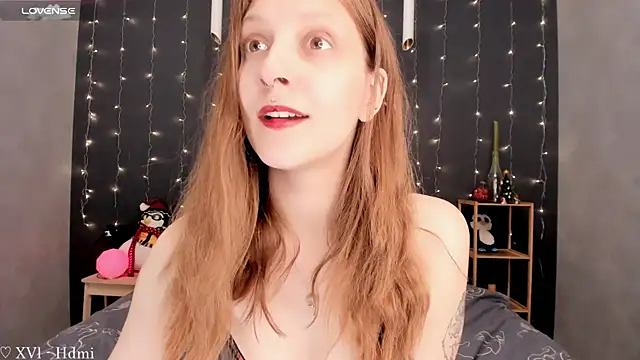 SolarAlice online show from December 12, 8:53 pm