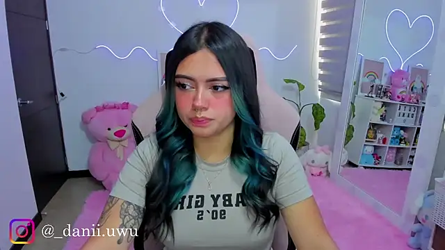 CuteDani  online show from February 27, 1:33 pm