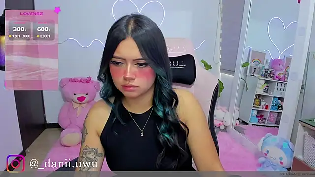 CuteDani  online show from March 18, 2:09 pm