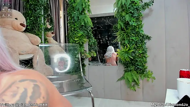 DiamondJo  online show from January 28, 6:49 am