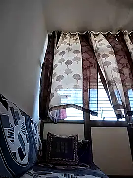 Snapshot of Instant_charger@xh chatting on April 5, 6:43 am Instant chargerxh online show from April 5, 6:43 am