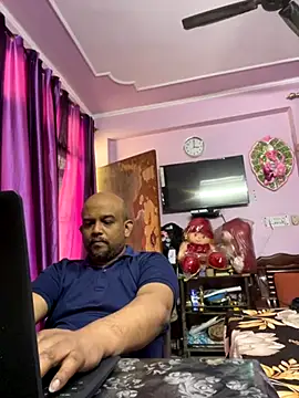 Dick 6inches online show from November 15, 9:28 am