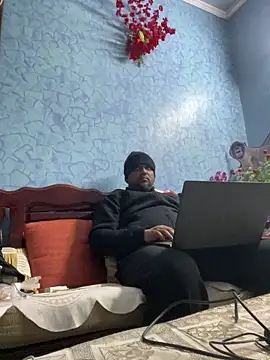 Dick 6inches online show from December 15, 3:05 pm