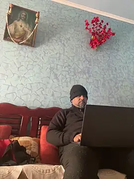 Dick 6inches online show from December 16, 7:46 am